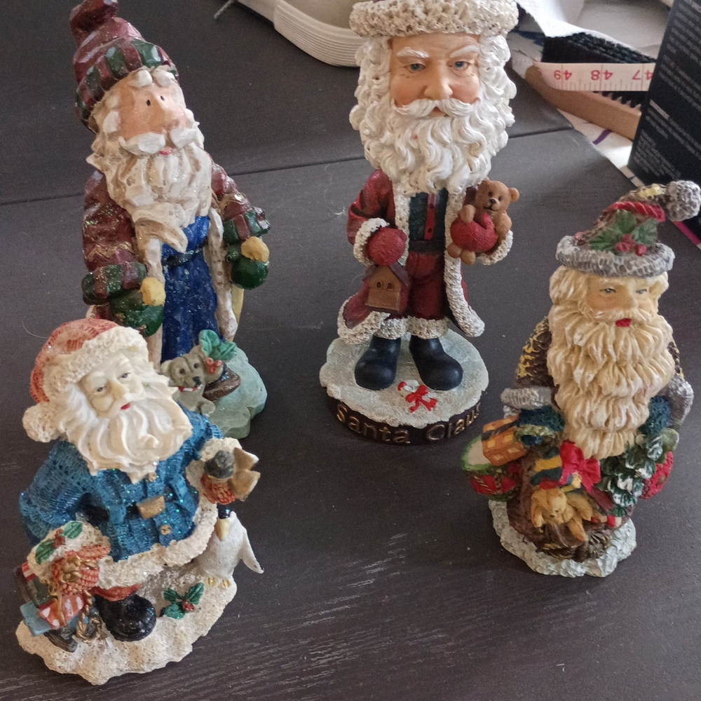Source Unknown Santa Claus Figurine Bundle Of 4.  5" To 8". Dusty But Intact